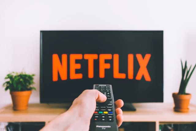 Jak zaktualizować Netflix na telewizorze i uniknąć problemów z aplikacją Jak zaktualizować Netflix na telewizorze i uniknąć problemów z aplikacją
